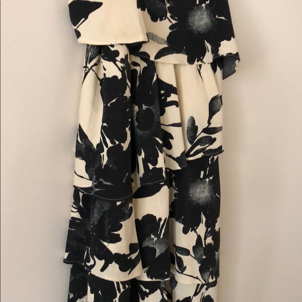Tiered maxi dress - Picture 2 of 3